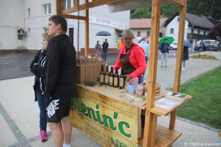 V Motniku namenu predali prenovljeni prireditveni prostor (3)